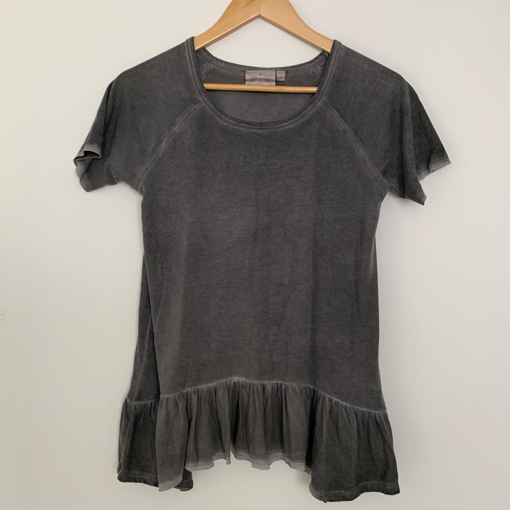 🌿 Gray stone washed ruffle hem tee shirt top